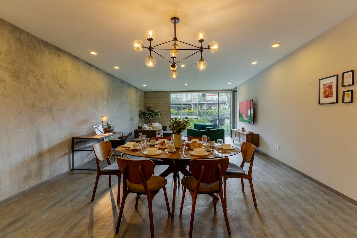 Stylish 3BR | Balcony Gym & Parking | Near Masaryk gallery image 4