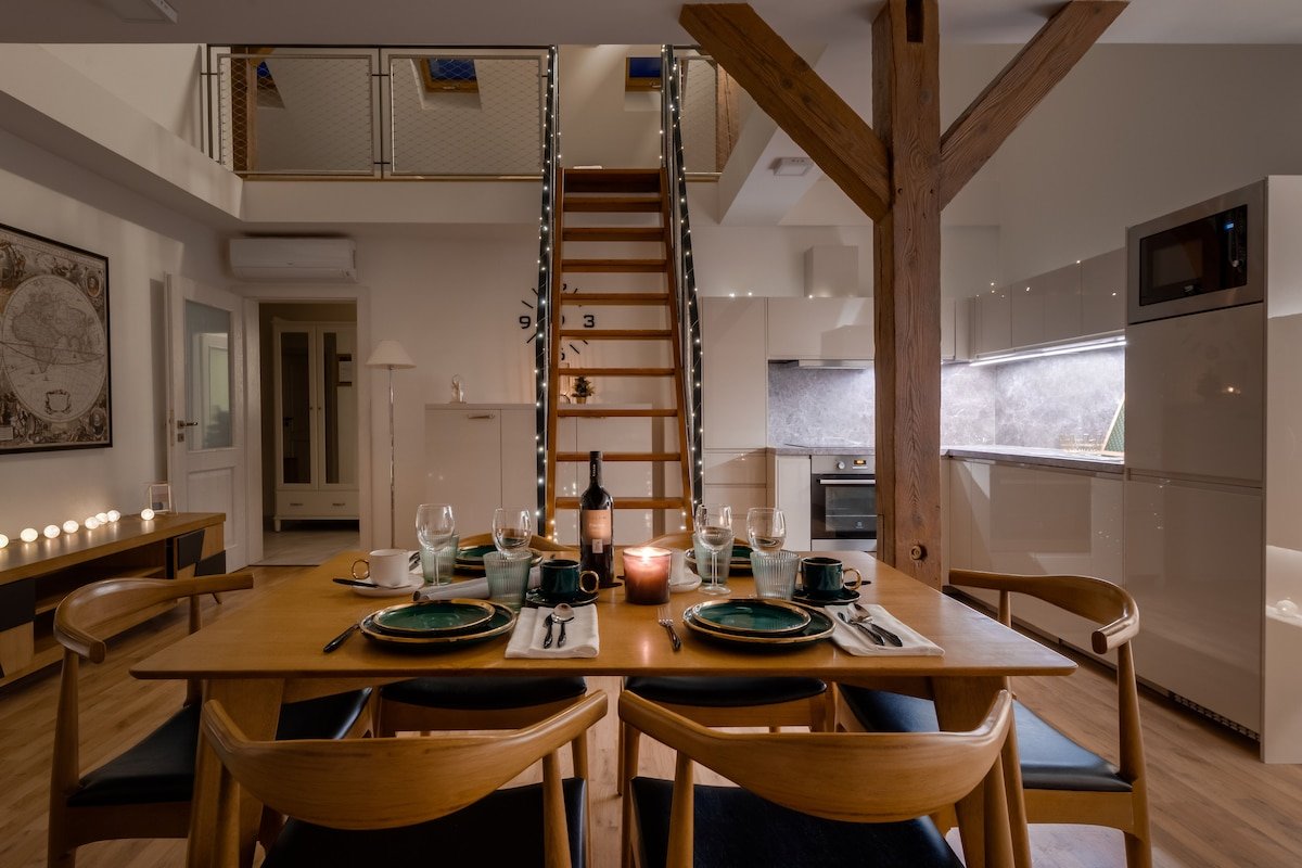 Deluxe Duplex Suite gallery image 2