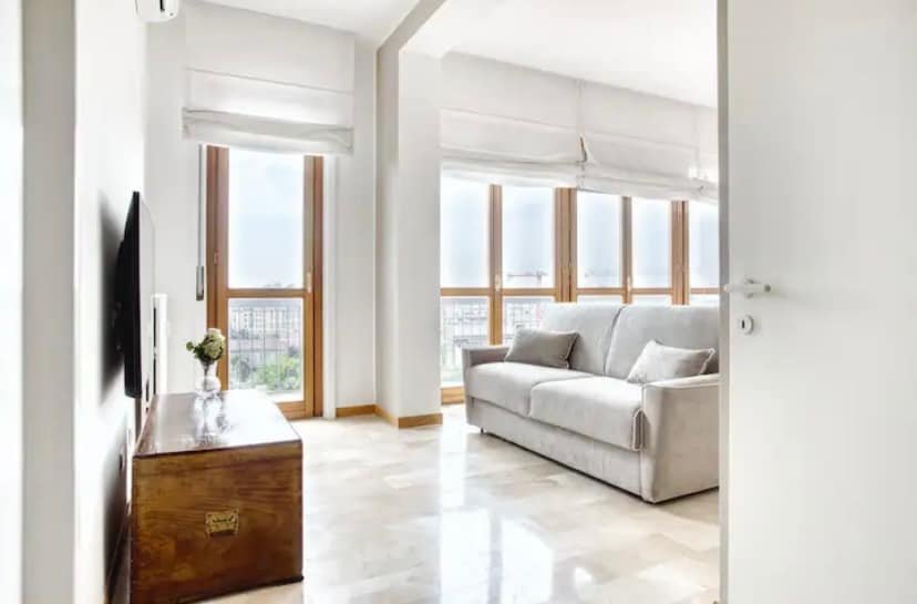 Amazing city center skyline apartment gallery image 2