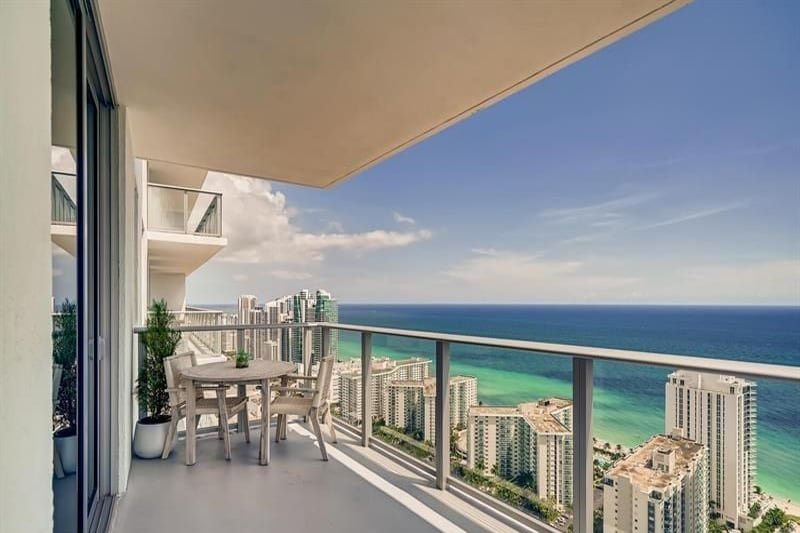 High Floor Breathtaking View Corner Unit HydeHouse gallery image 3