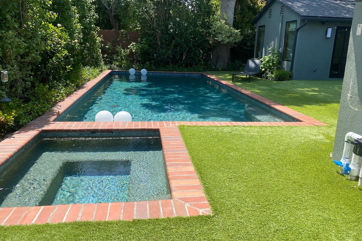 Designer Mar Vista Mid-Century Oasis with Pool 4BR gallery image 3