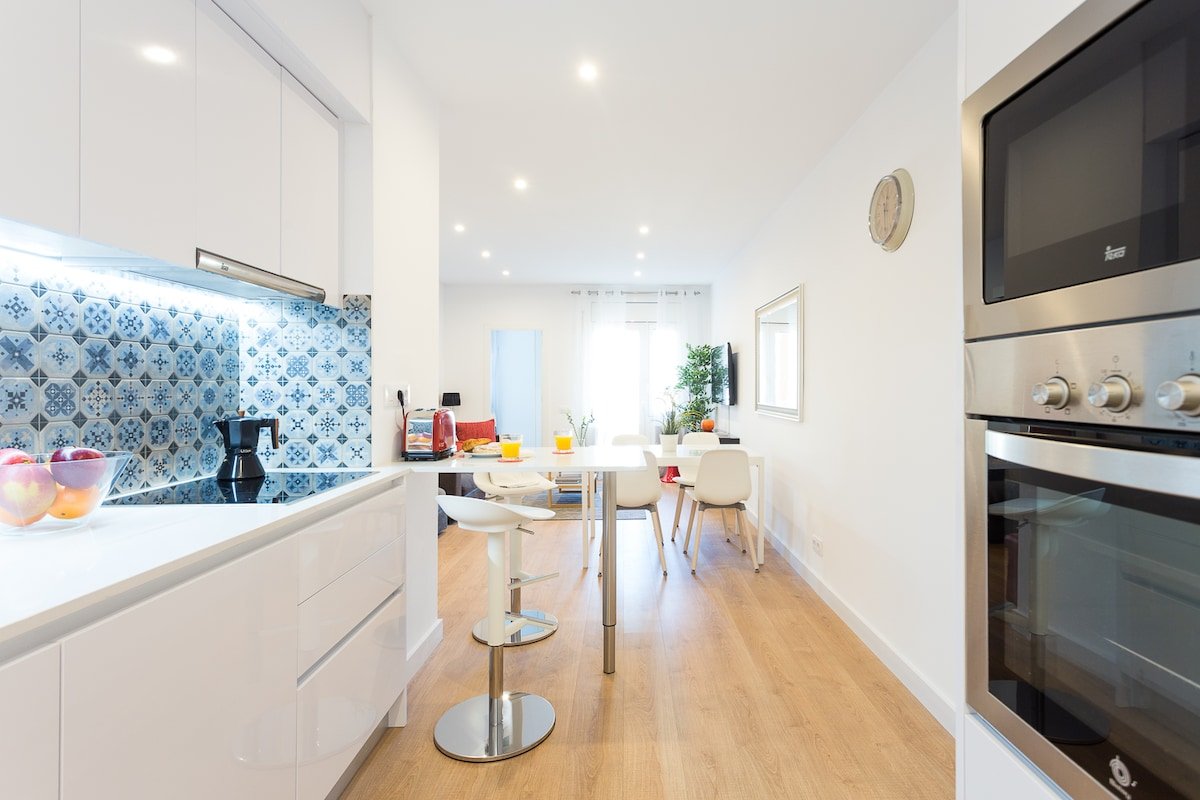 Modern 4 bedroom apartment in Sagrada Familia gallery image 4