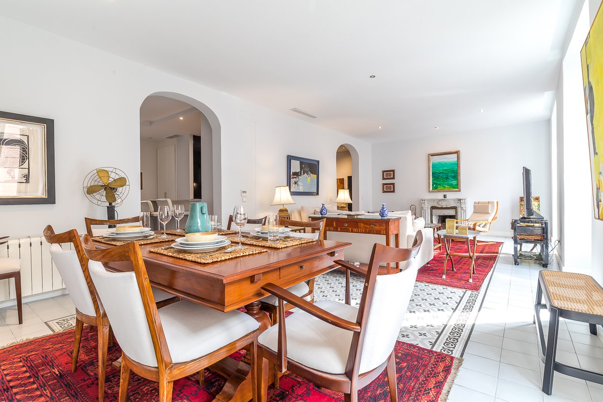 Gran Via: Location & Style