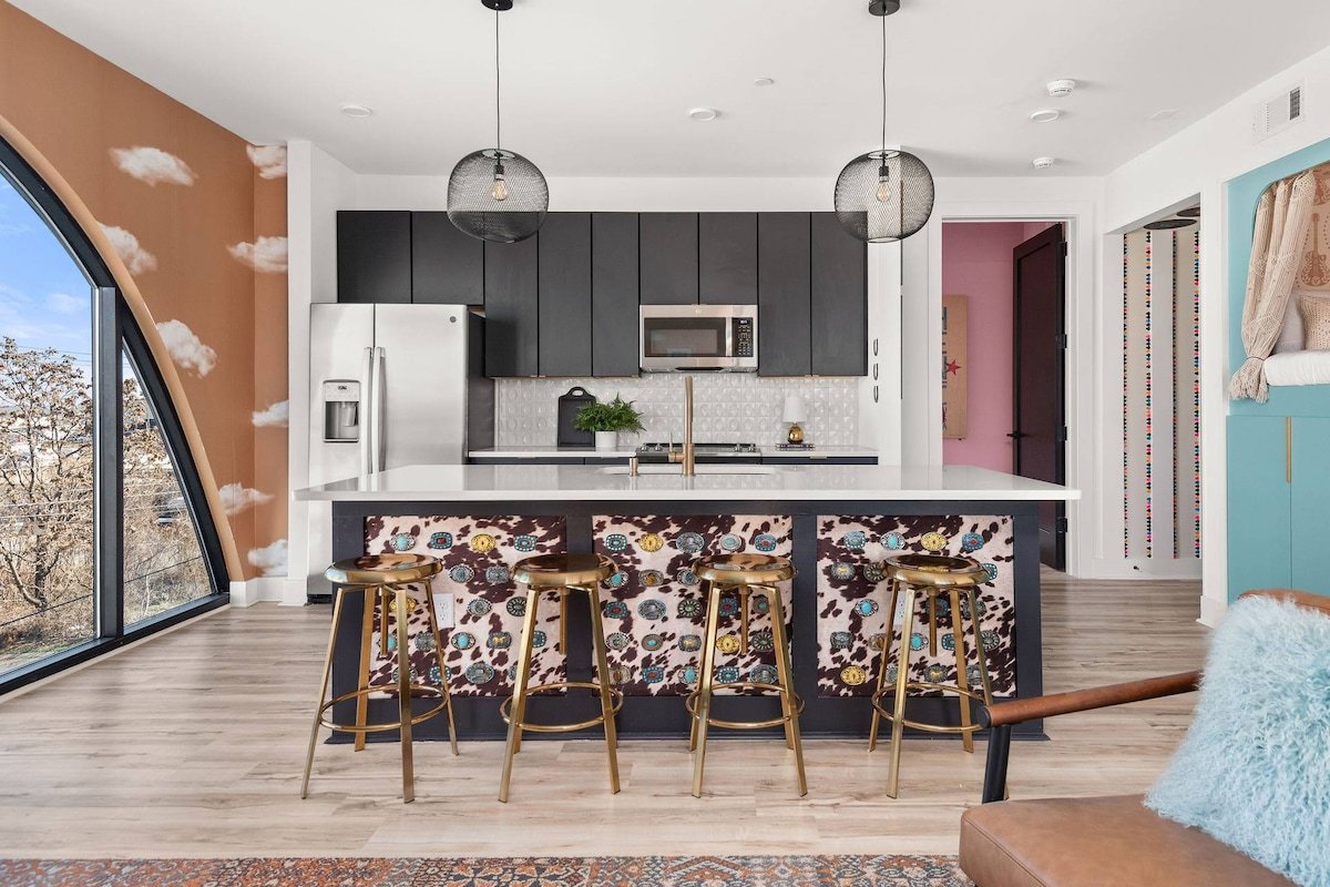 NEO One ~ Listing Combines Two Luxury Condos gallery image 4