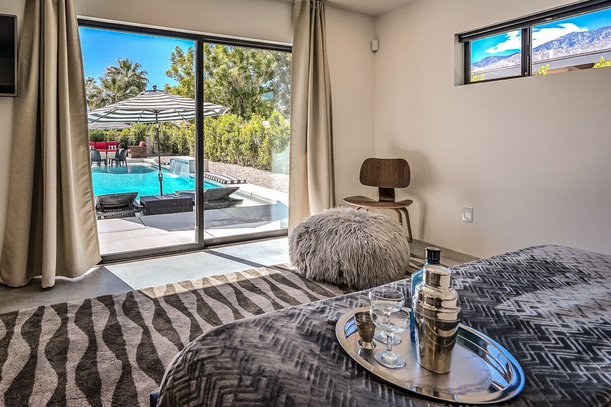 Palms at Park Villa • Pool, Spa & 5 En Suites gallery image 4