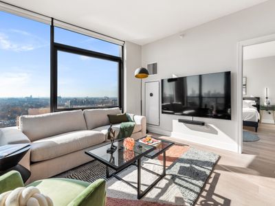 High-End 8BR Apartments in West Loop