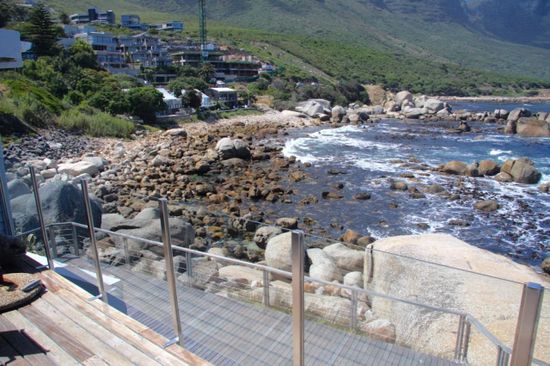 Photo 3 of Brook Bungalow accommodation in Bakoven, Cape Town with 3 bedrooms and  bathrooms