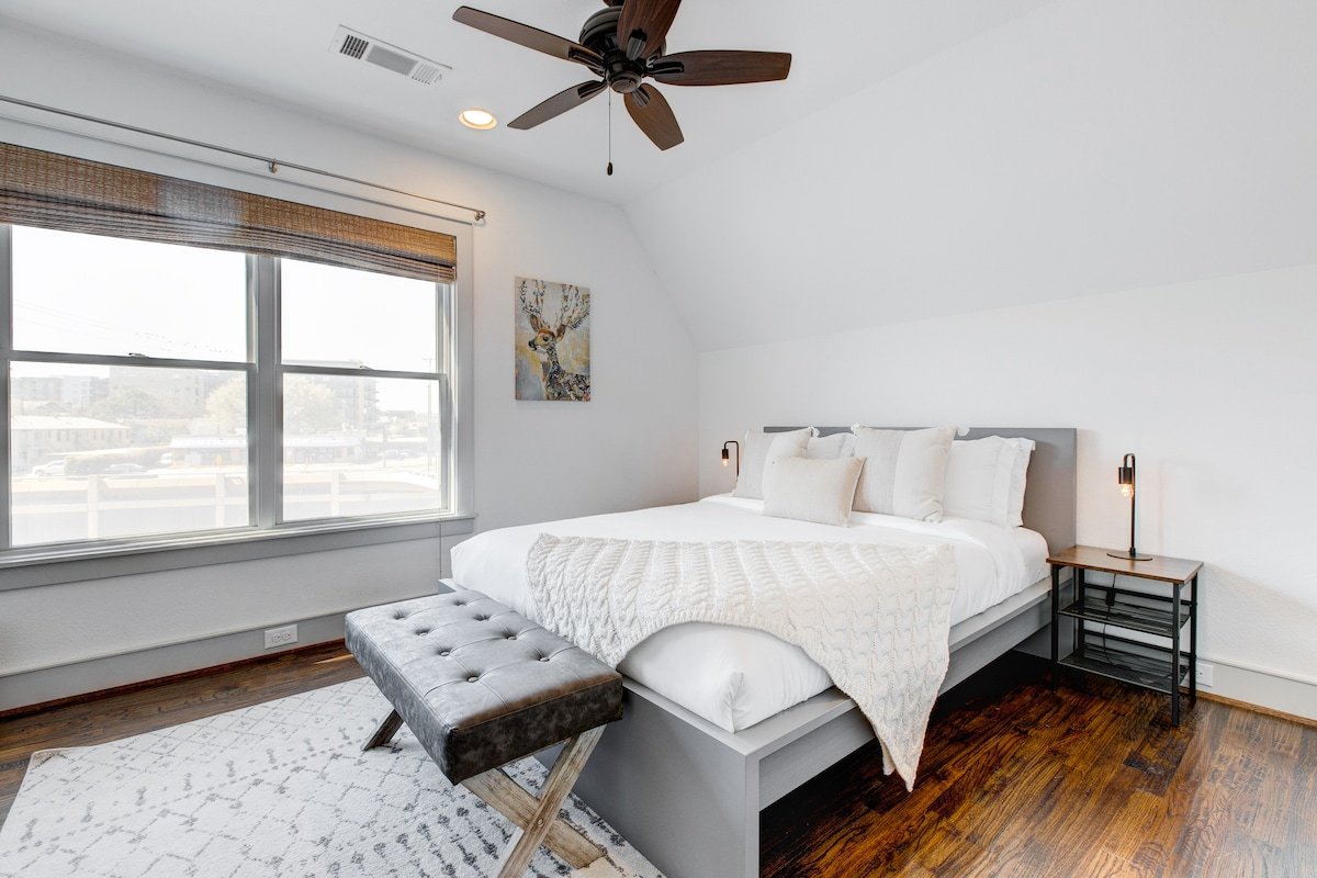 Modern Luxury Home – Knox Henderson – SMU gallery image 5