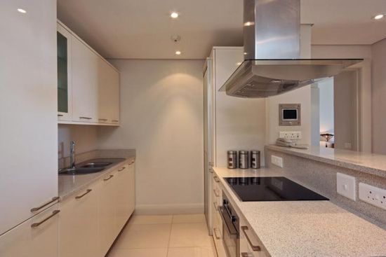 Photo 4 of Kylemore 111 accommodation in V&A Waterfront, Cape Town with 1 bedrooms and 1 bathrooms