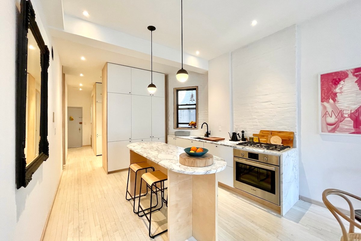 Sunny NOHO Designer Loft- Bowery Hotel adjacent gallery image 3