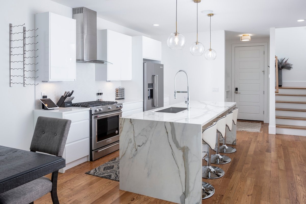 The Skyline @ The Gulch | Pool + Broadway Views gallery image 4