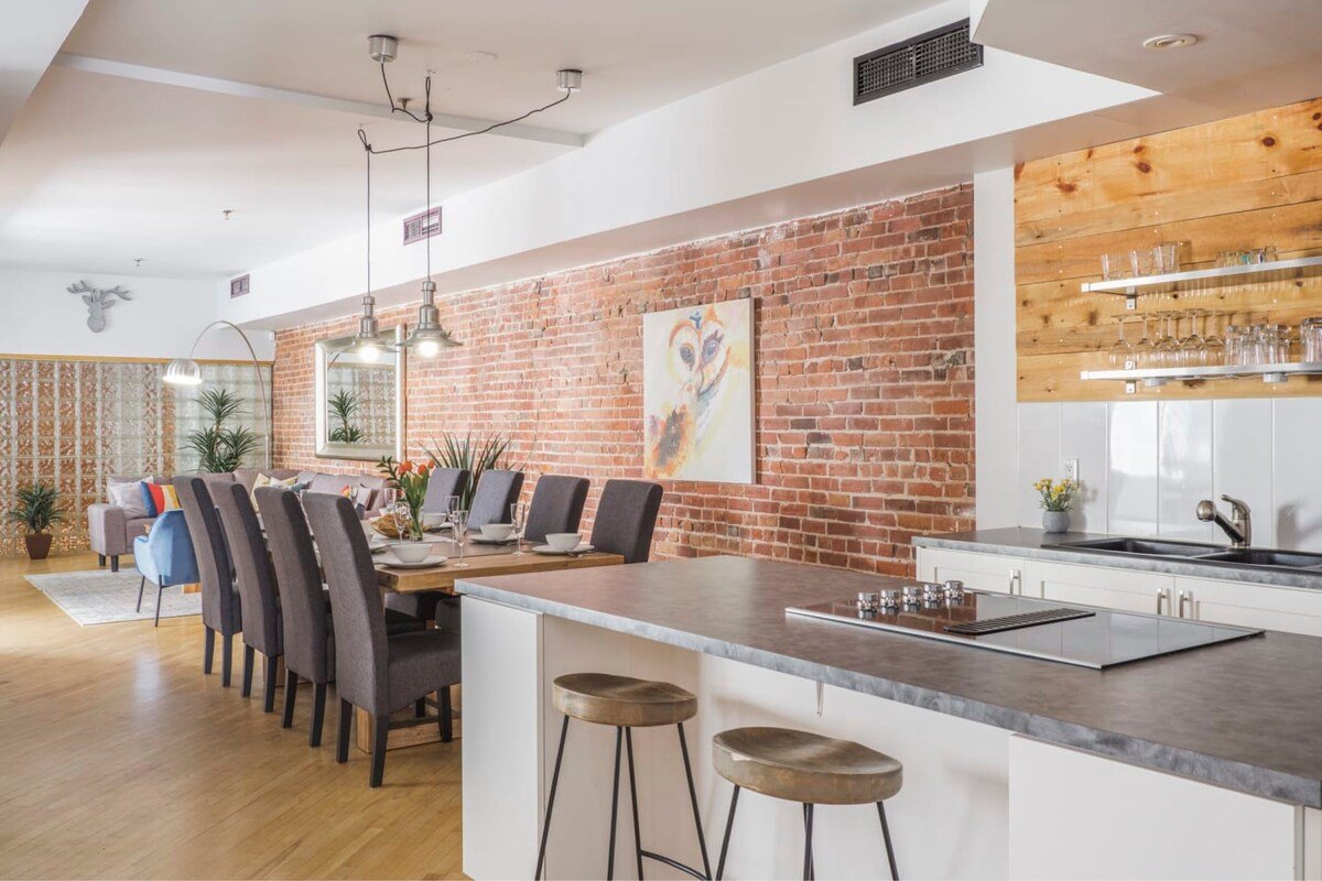 MTLVR #07 | Plateau City Chalet, steps to downtown gallery image 4