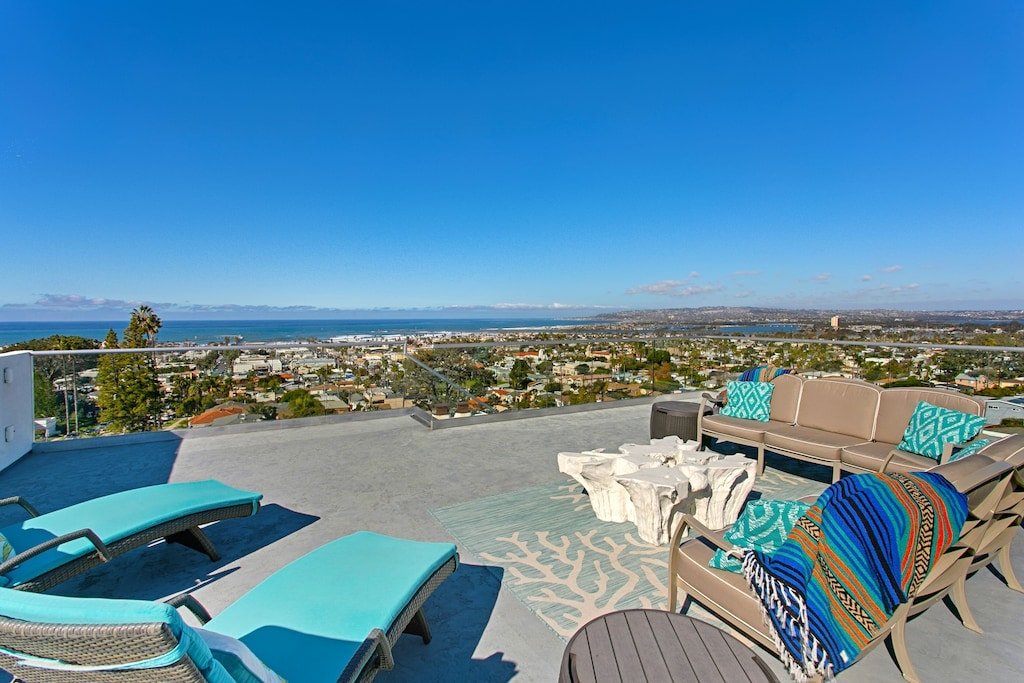 Ocean Views from all 5 Luxury Suites gallery image 4