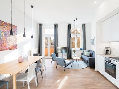 4-Bedroom Apartment (130qm), 2 Bathrooms & Balcony