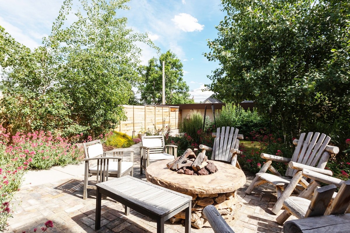 Walk to Mile High | Theater Room | Fire Pit | Luxe gallery image 4