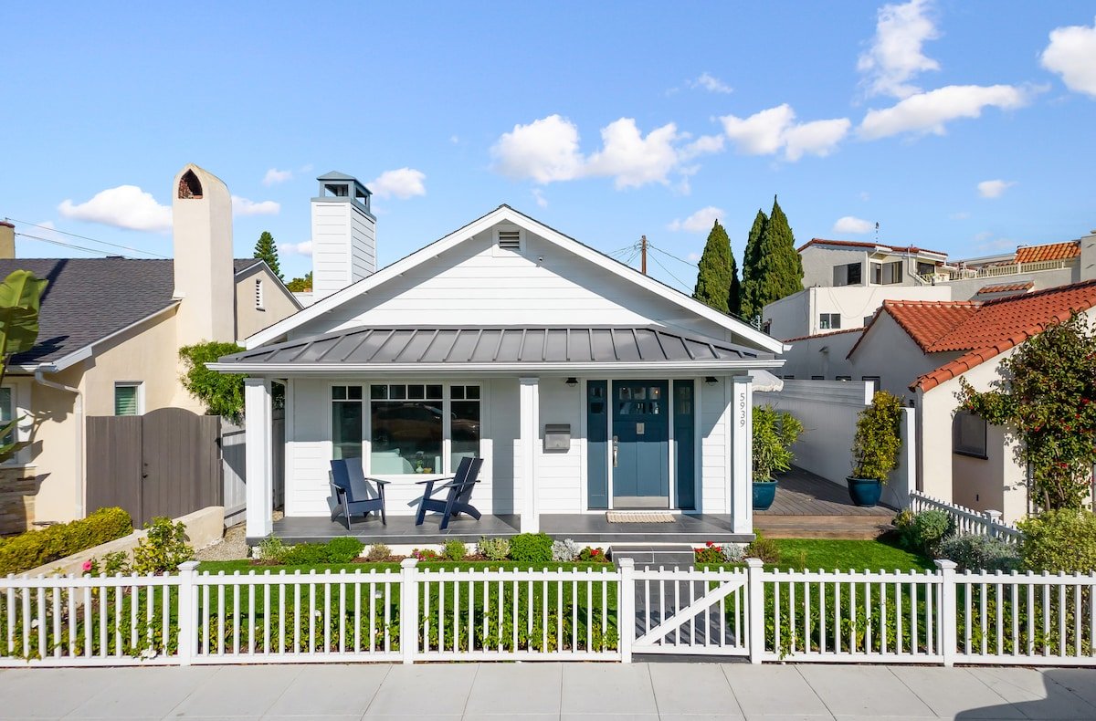 Naples Island Stunning Ocean Cottage By the Beach gallery image 4