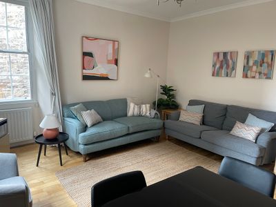 Central Apt, 2 mins to Princes St and tram
