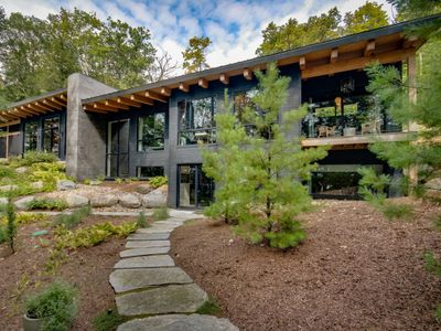 Serene Escape, Lake of Bays