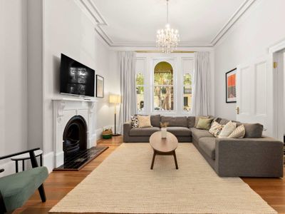 Elegant 6-Bed Home with Harbour Views