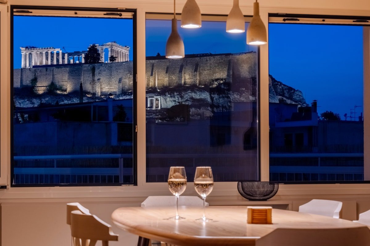 Unique 2BR Penthouse with Stunning Acropolis View gallery image 3