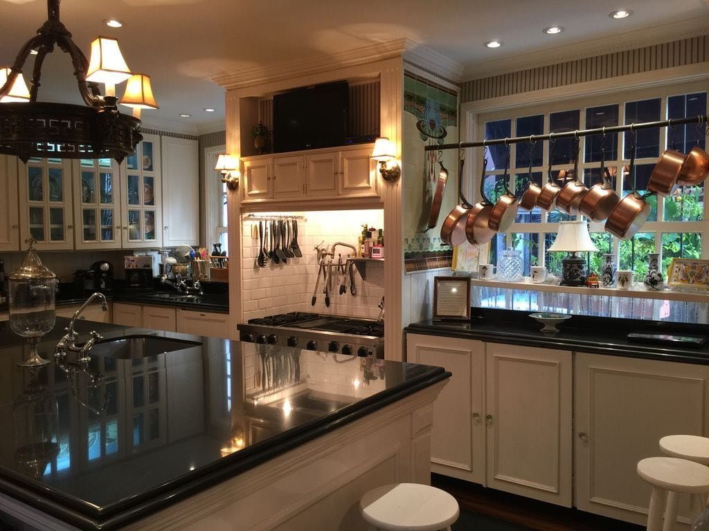 The Villa in Copacabana – 8 Bedrooms / POOL / CHEF gallery image 5