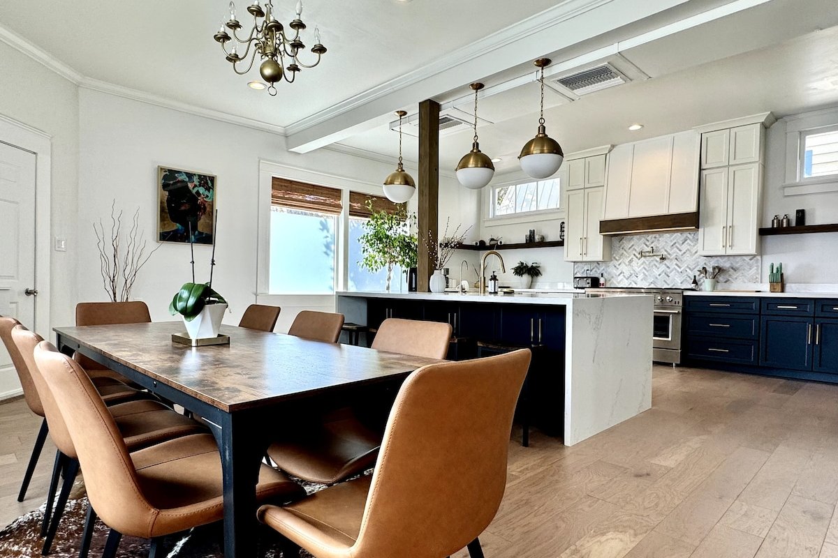 Elegant Garden District 4BR Home gallery image 2