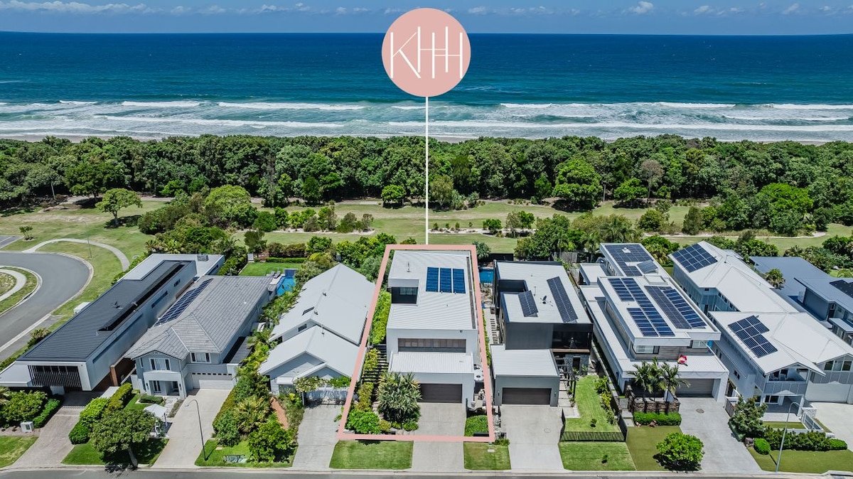 Oceans Echo- Opulent Beachfront home gallery image 2