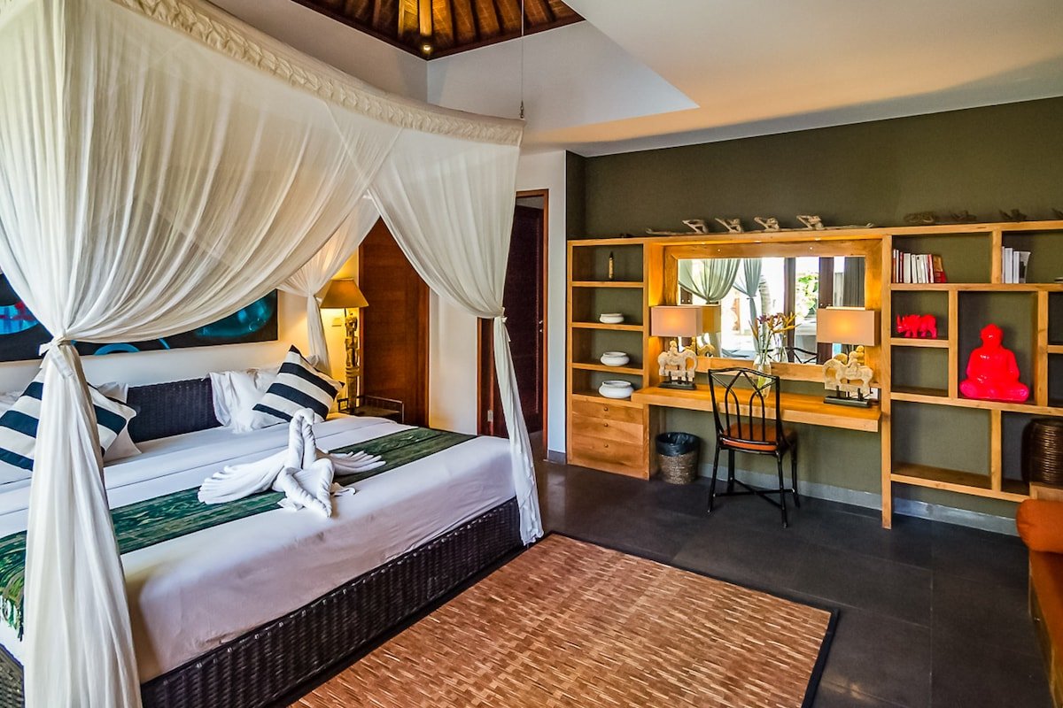 Villa Abakoi – 6 Bedrooms Villa in Seminyak gallery image 3