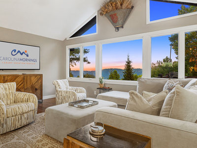 Pet-Friendly Luxe + Biltmore Pass (Near AVL)