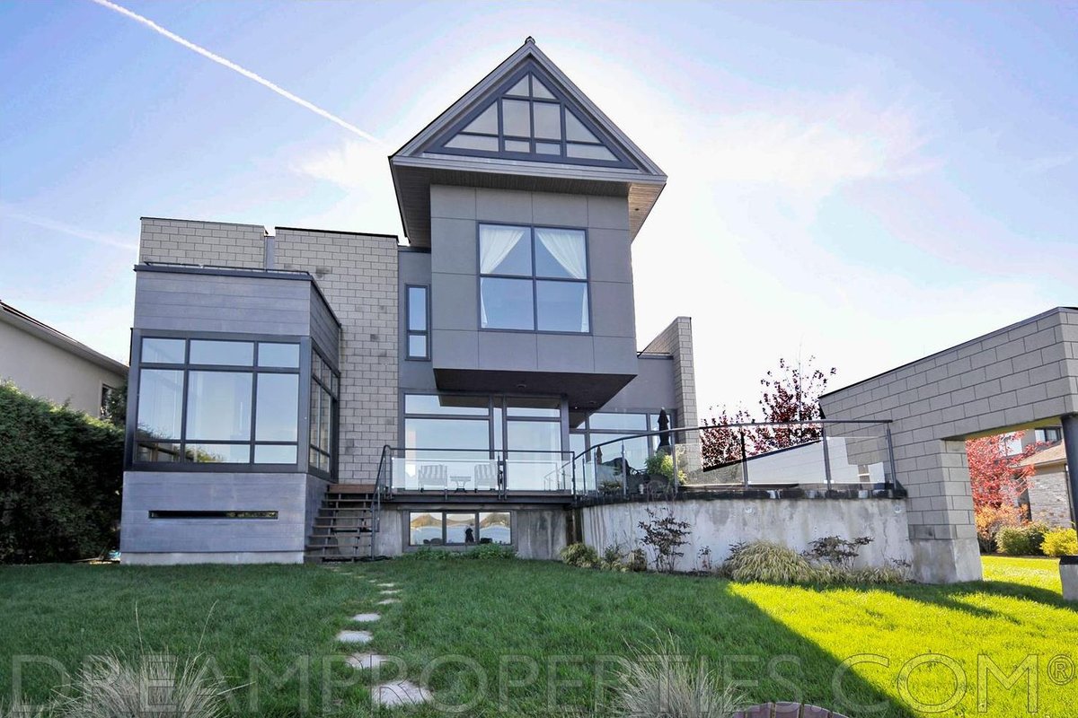 Ultra Modern Designer House