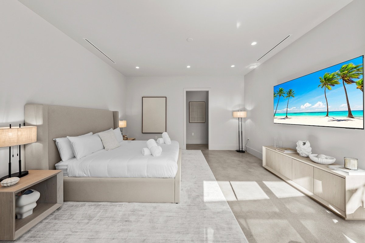 1-Acre Oasis: Pool/Spa, Pickleball, Bball & More gallery image 3