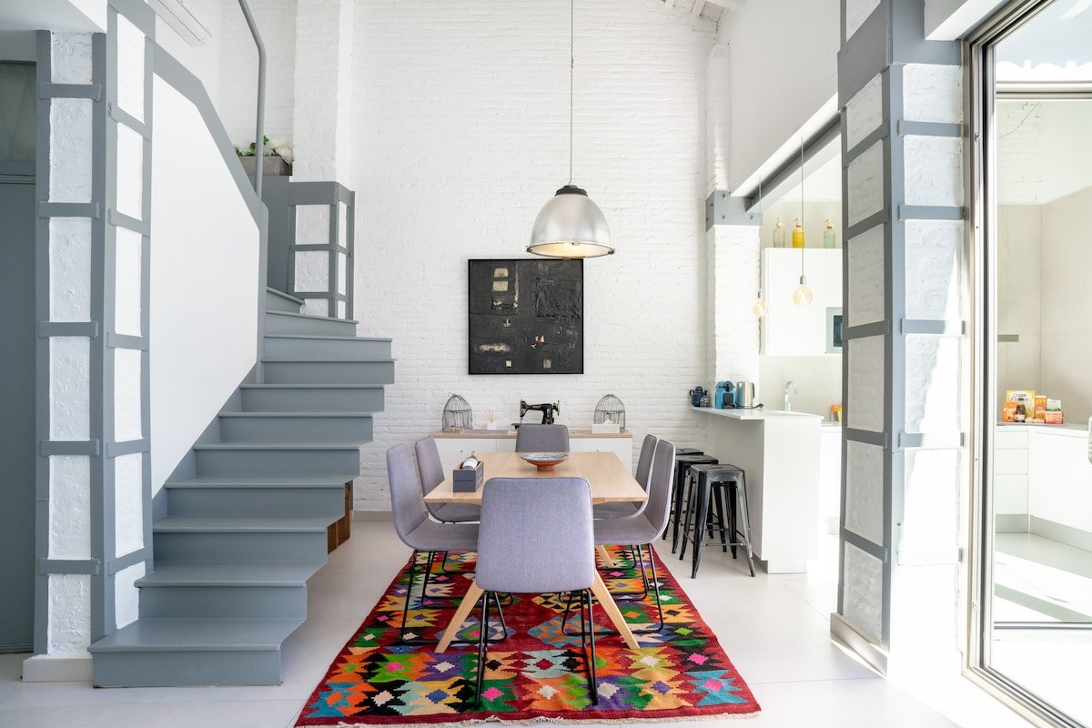 M House Loft with Terrace Close to Port, Beach and Subway gallery image 2