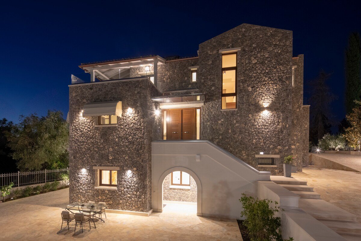 Villa Nera: Hillside elegance gallery image 5