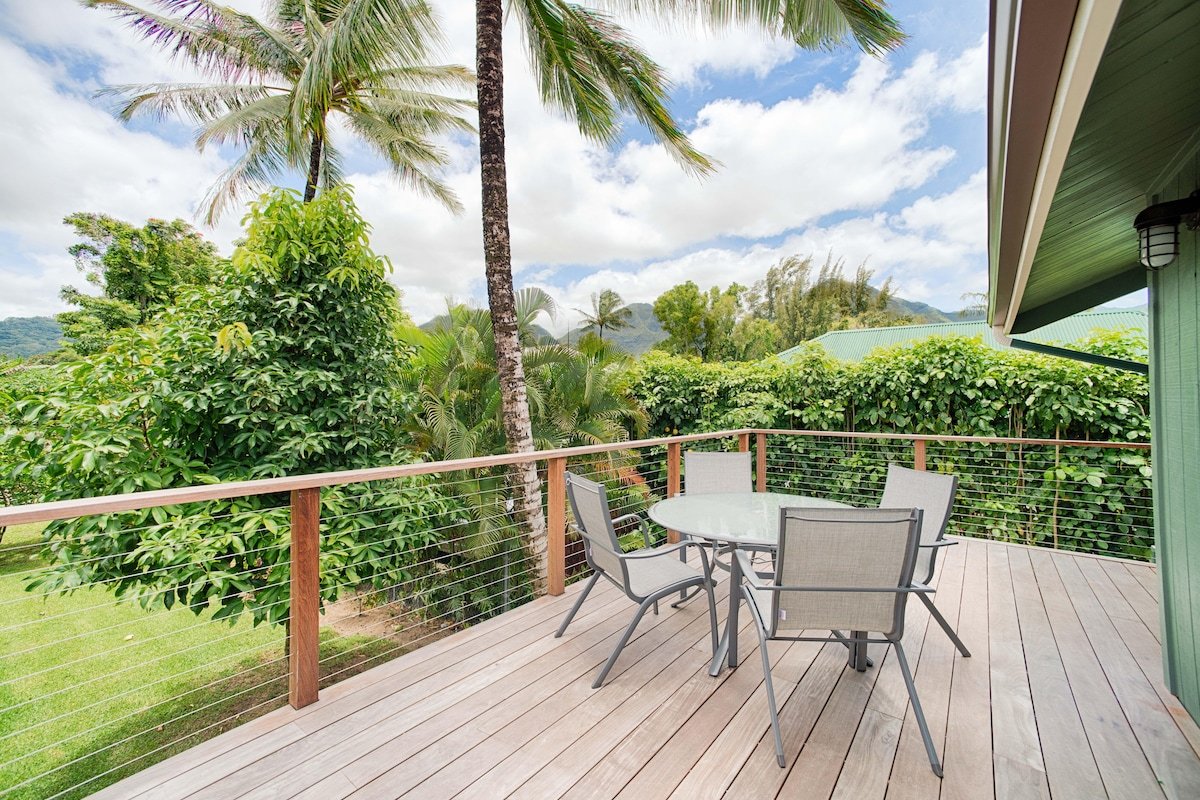 Sunny Hanalei home, steps from beach and town. gallery image 5