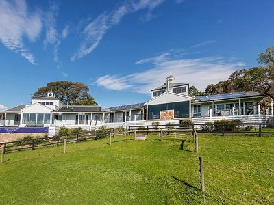 South Hampton Red Hill – The Entire Property