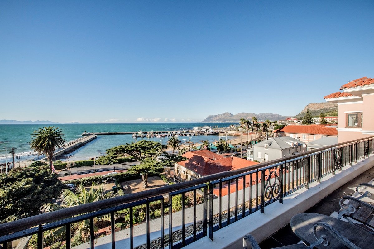 Penthouse at the Majestic, roof terrace/sea views gallery image 2