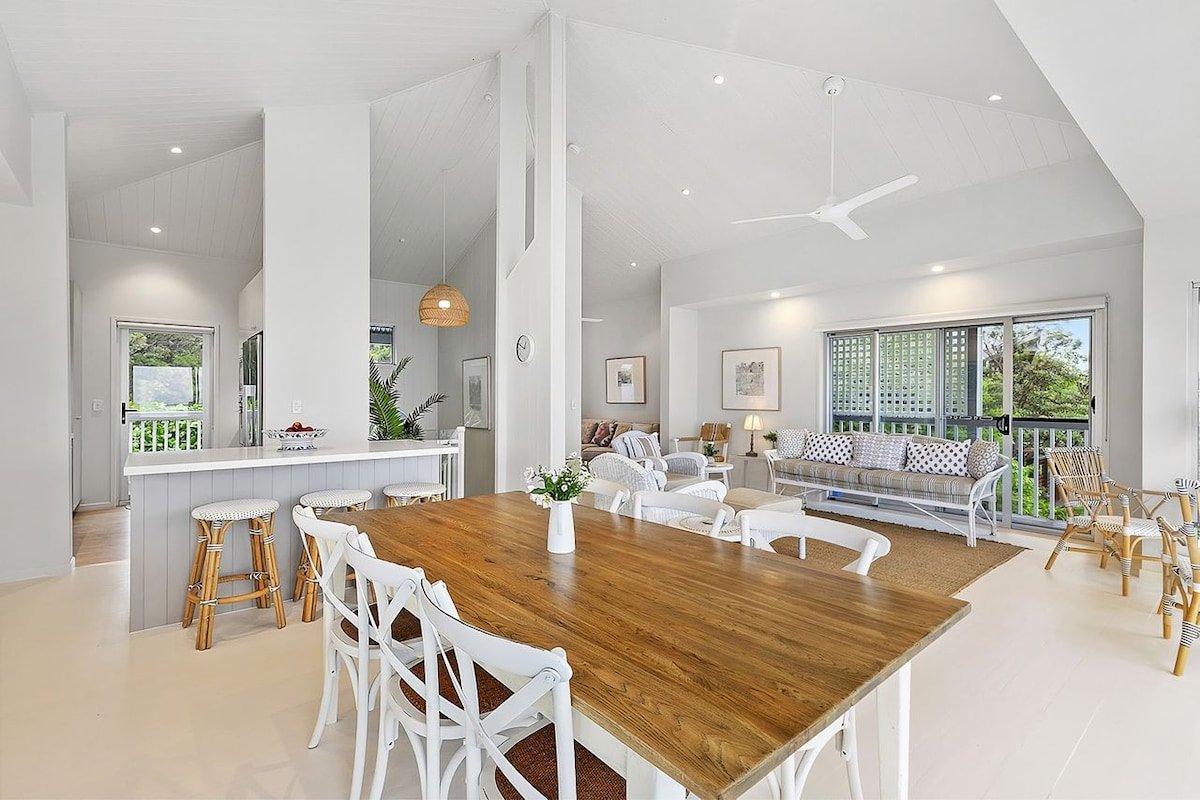 Prestigious Home with Breathtaking Views, Pool gallery image 4