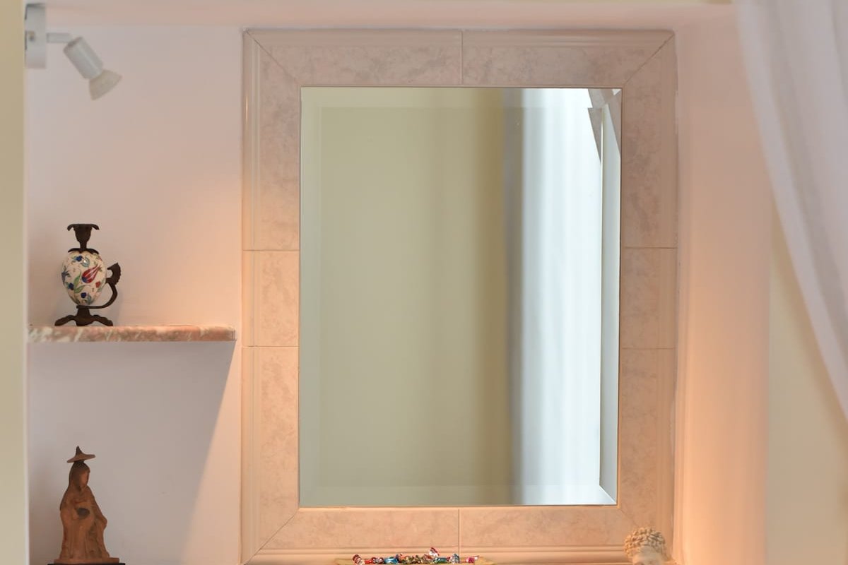 ACRO&POLIS “HERMES” Apt in the Heart of Athens gallery image 5