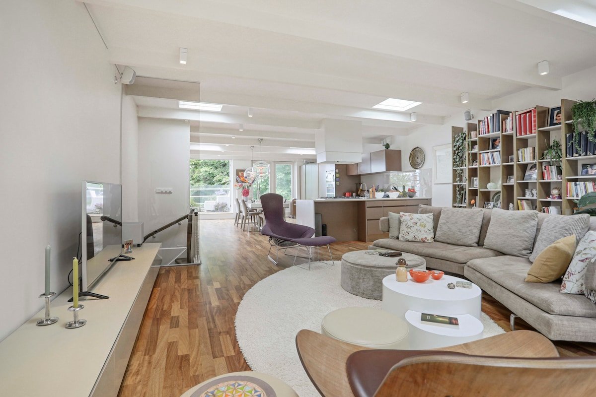 Beautiful apartment in the Pijp gallery image 2