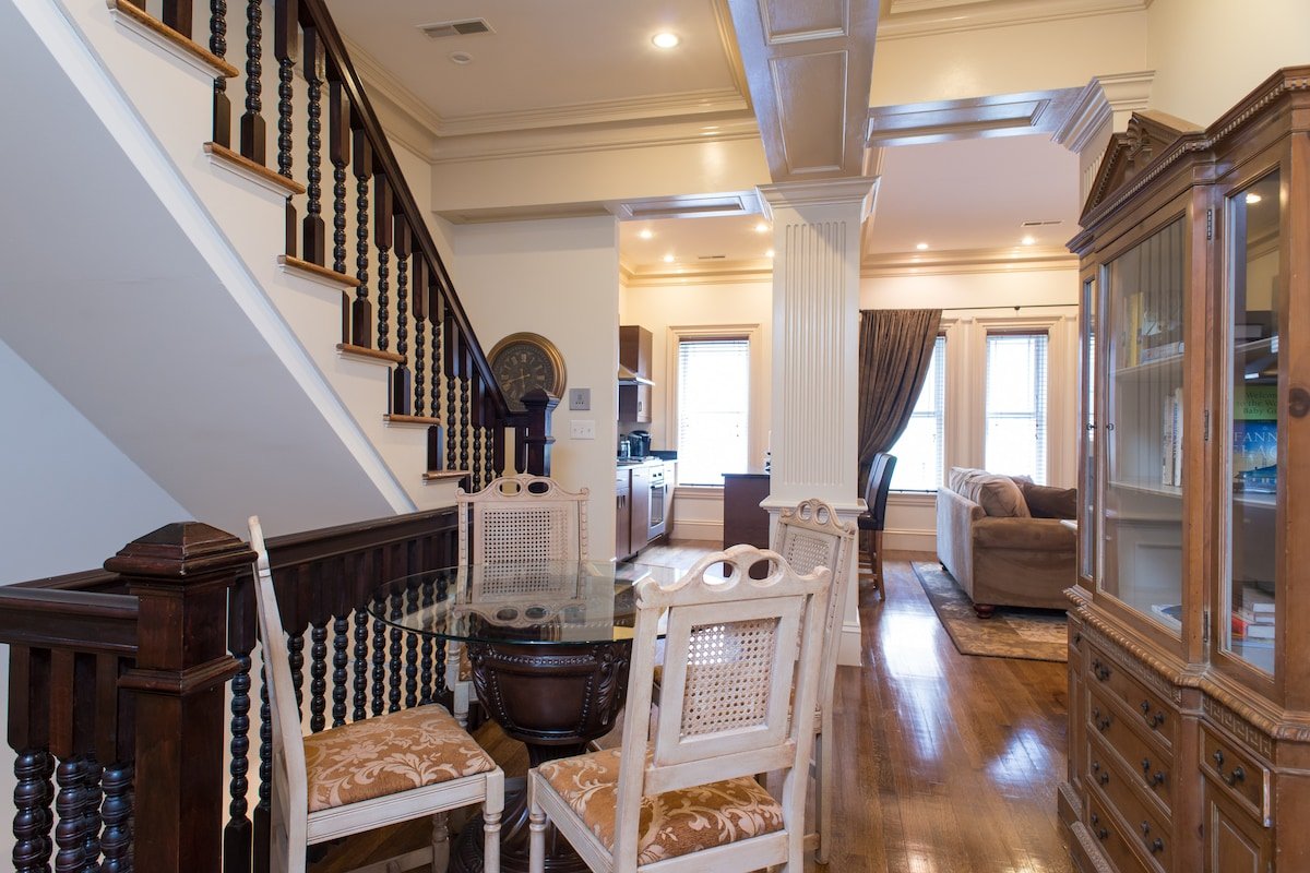 3BR / 2BA + Prvt Deck in Back Bay gallery image 3