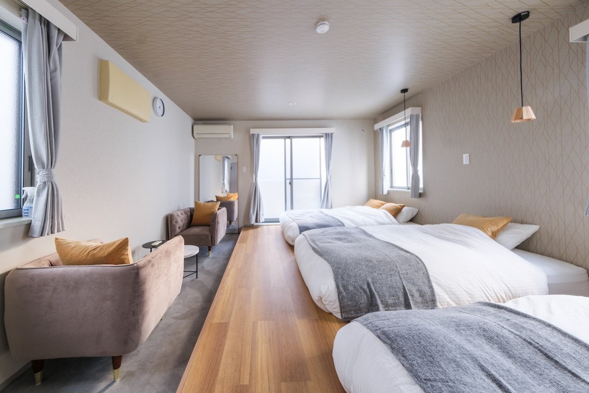 Stylish 86㎡ Home | 2 Baths | Near Shibuya & Train gallery image 3