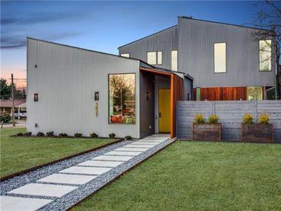 Modern Luxurious Midway Hollow | Driem House