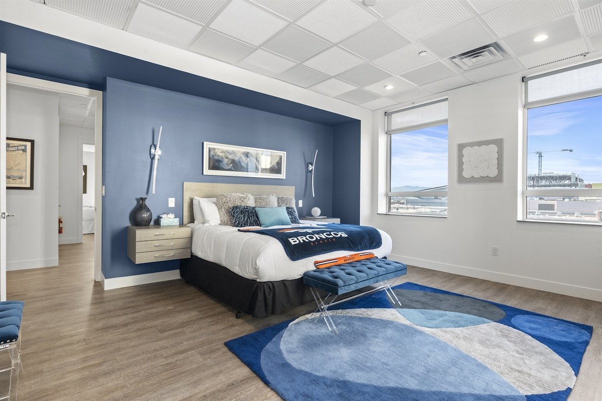 The All-Star! Deluxe Penthouse in Heart of Downtow gallery image 3