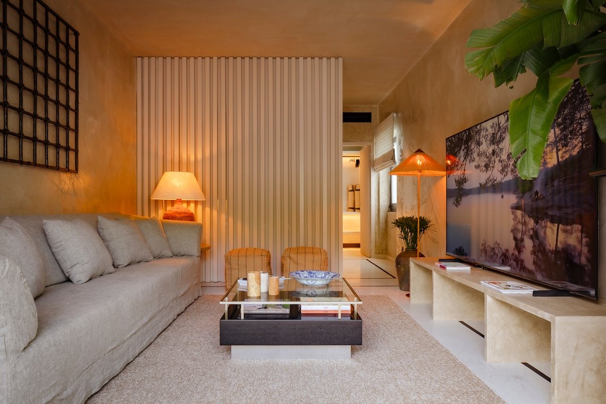 Amazing Pool Pavilion with Private Heated Pool gallery image 3