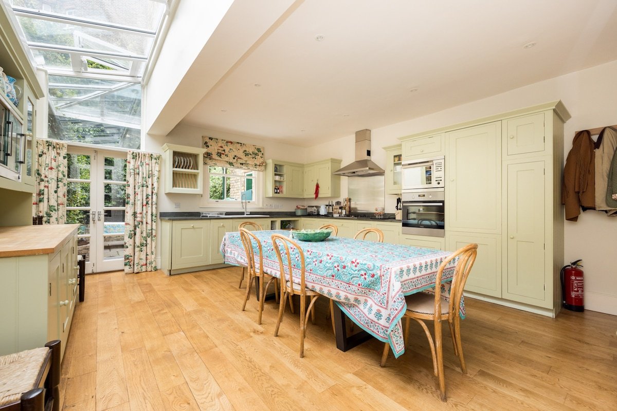 Battersea Park 3 Bedroom Residence gallery image 4