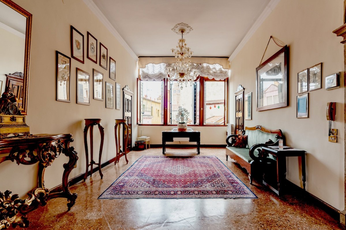 Luxury apartment “La Fenice” gallery image 2