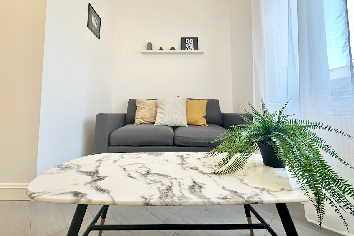 Sergio I Grand Apartment gallery image 2