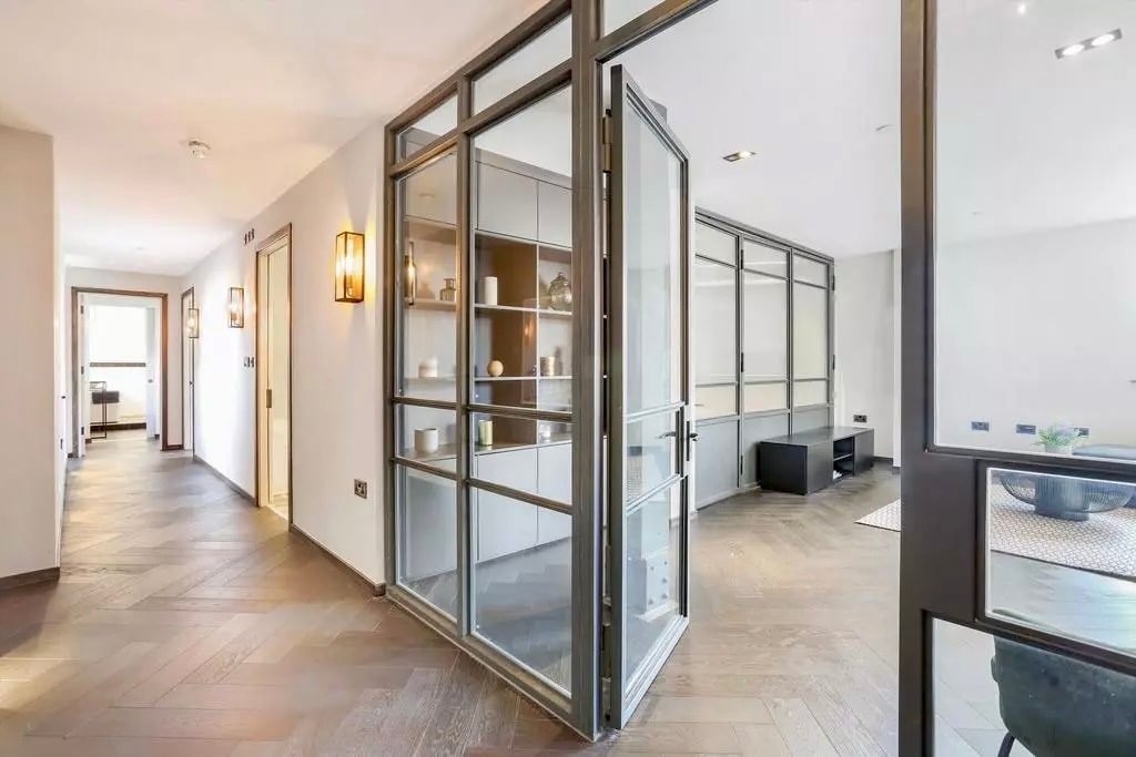 Luxury Oxford Circus 3 Bedroom apartment lift+AC gallery image 4