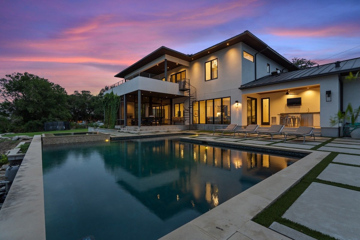 Westlake Home- Pool, Hot Tub, Game Room gallery image 3