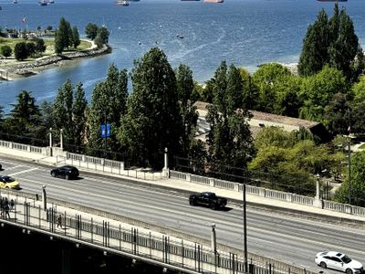 Stunning ocean (sound of waves)